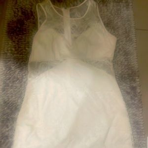 White lace dress, Woman's Guess short dress. Size XL